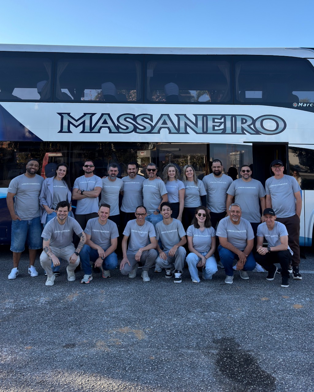Equipe da D'Lima Cosm&eacute;ticos saindo para o treinamento London Cosm&eacute;ticos
