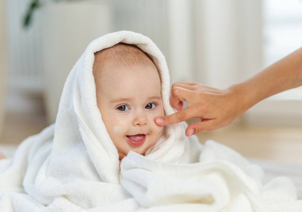 Shampoo e condicionador infantil Ever Safe garantindo cabelos limpos, macios e f&aacute;ceis de pentear.