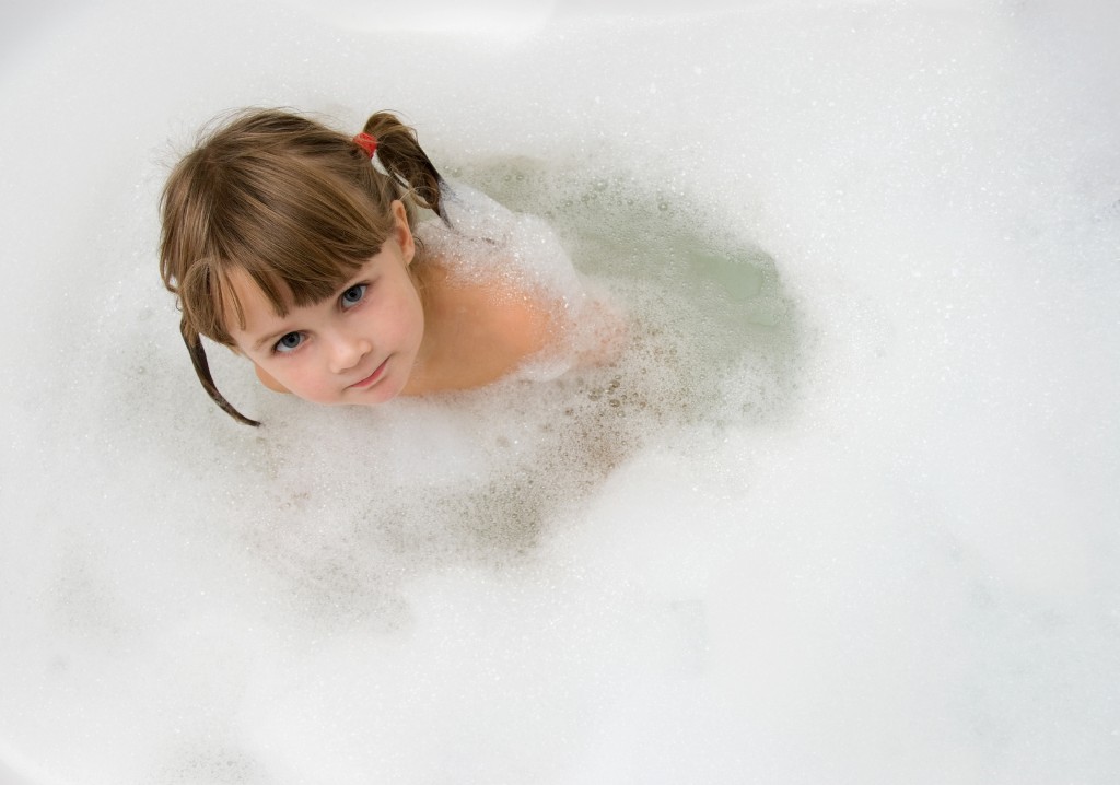 Kit banho infantil Ever Safe com produtos dermatologicamente testados para maior seguran&ccedil;a.