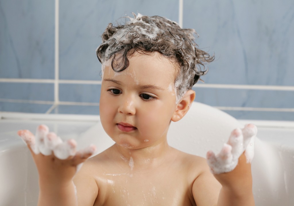 Shampoo infantil para uso di&aacute;rio em pele sens&iacute;vel.