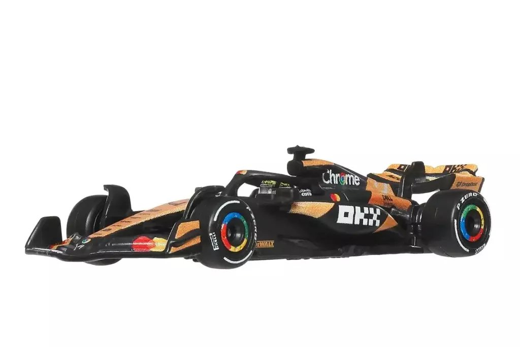 Miniatura Hot Wheels Premium de Fórmula 1 fora da embalagem mostrando rodas e acabamento