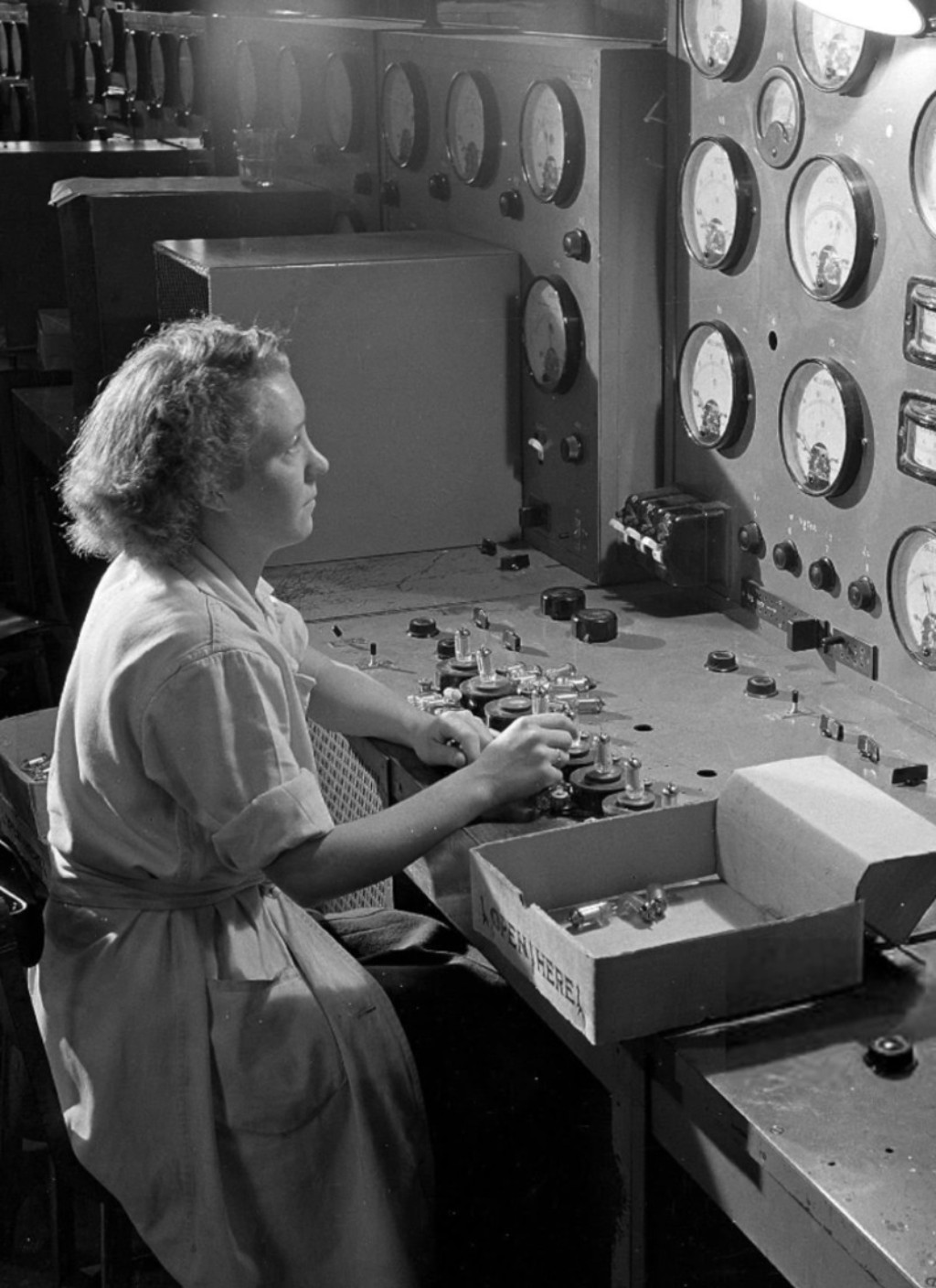 Personal Tecnico de Mullard en UK circa 1950