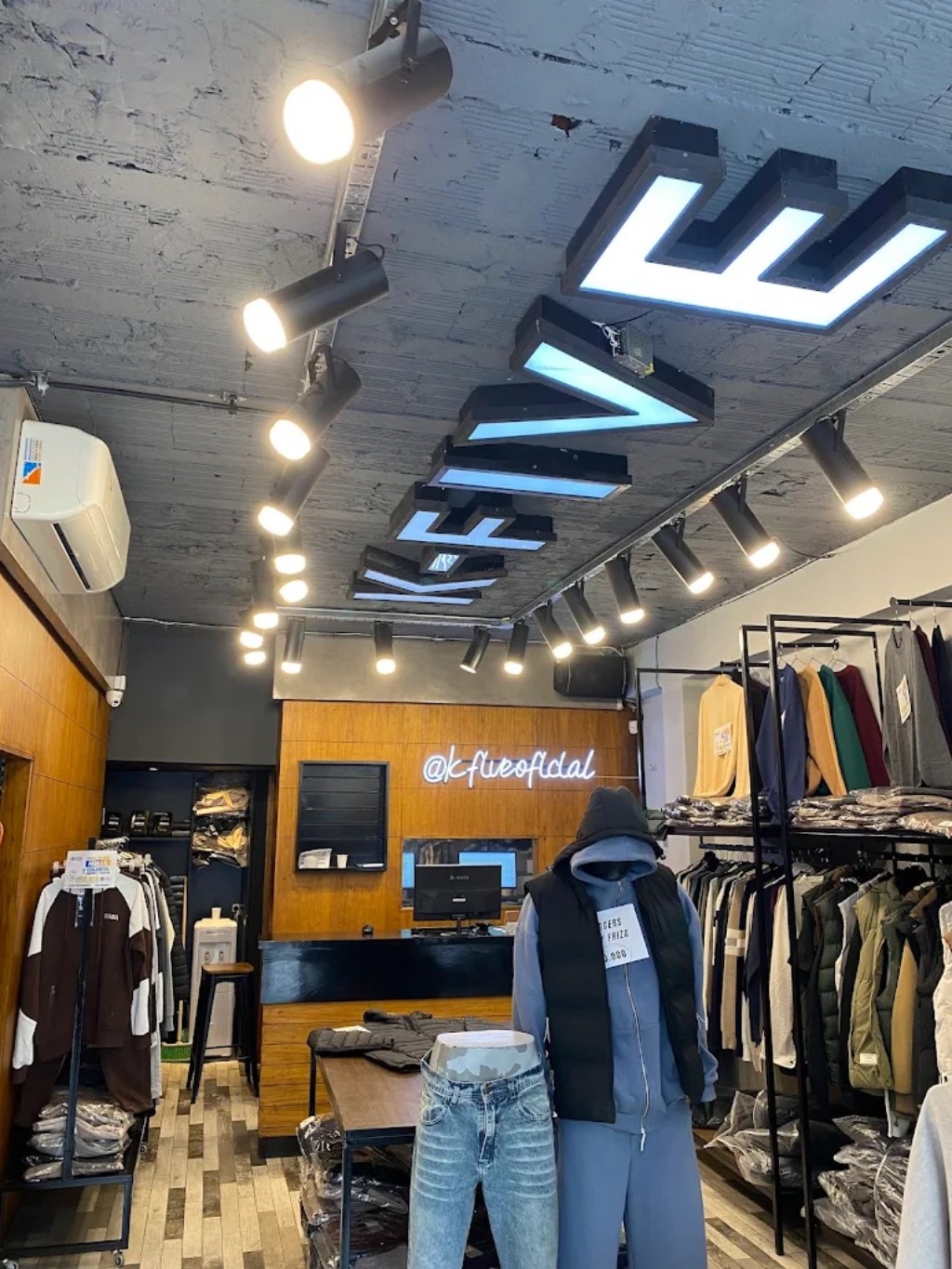 Local K-Five &mdash; Argerich 420, Flores