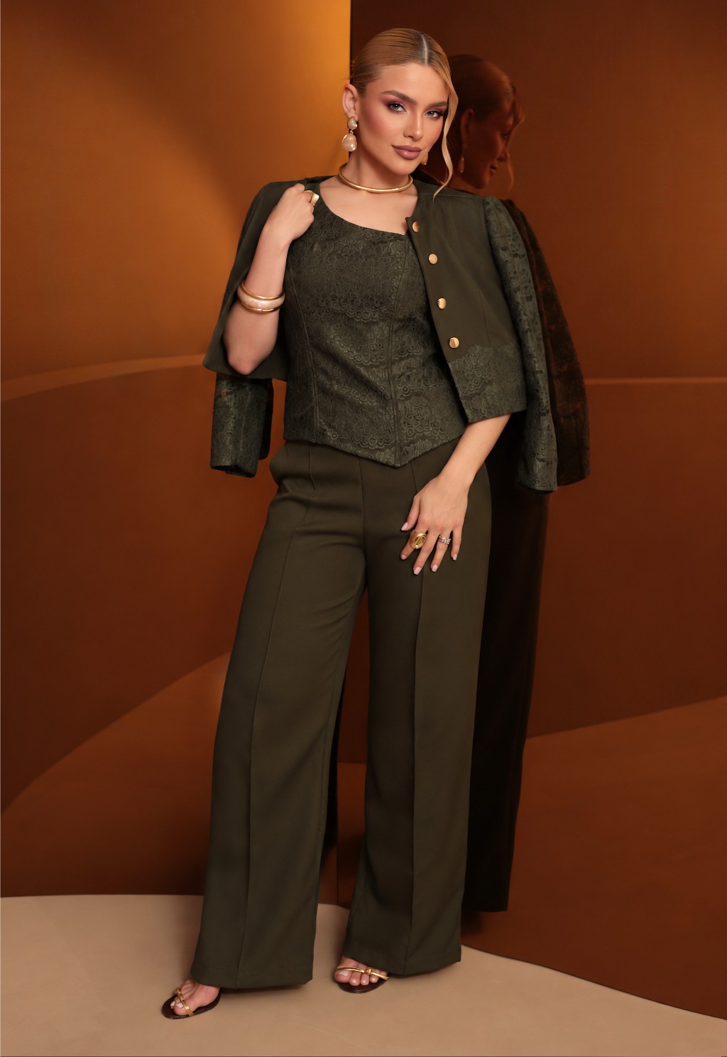 Look feminino elegante para confraterniza&ccedil;&atilde;o de fim de ano Dominique