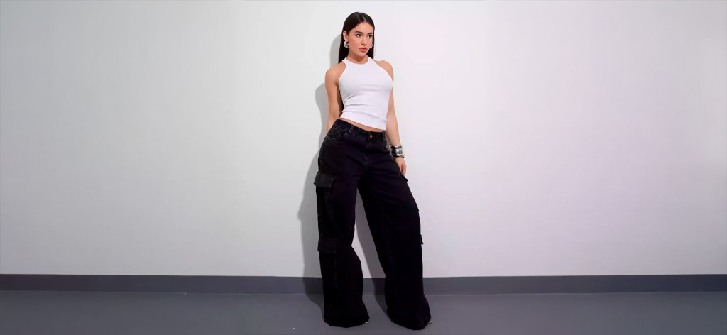 Cal&ccedil;a cargo preta feminina Be Gringa do 34 ao 46 com regata branca