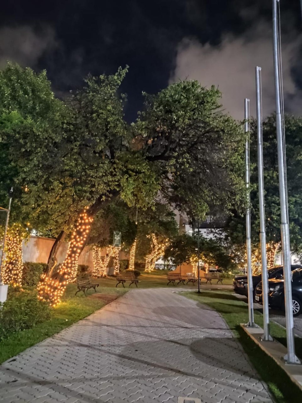 Ilumina&ccedil;&atilde;o de Natal comercializada pelo Galp&atilde;o Casa.
