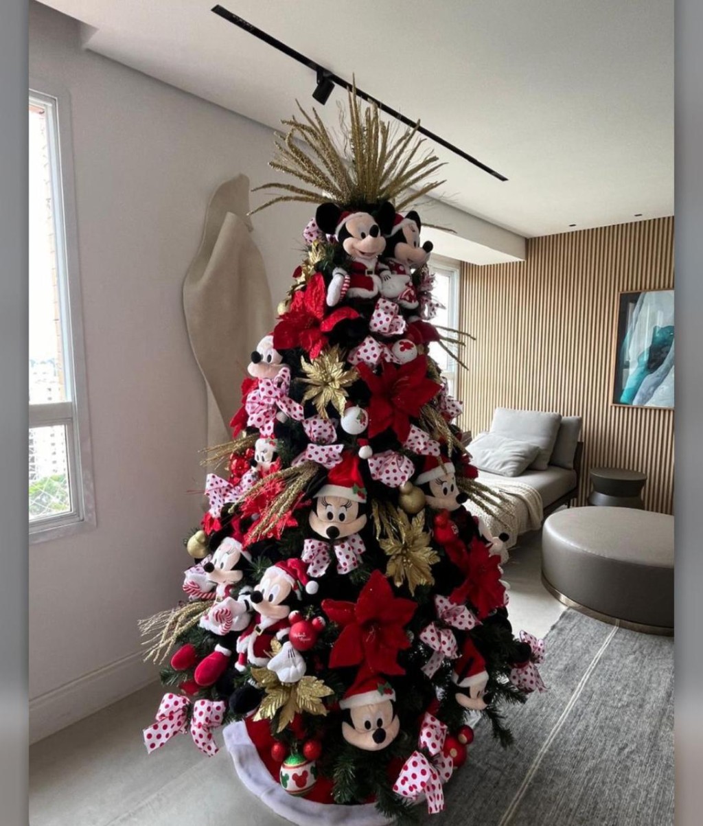 Enfeites de Natal da Disney disponibilizados pelo Galp&atilde;o Casa.