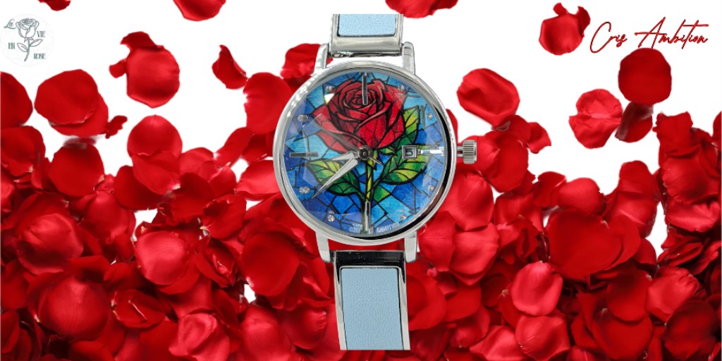 Detalle macro del dial con dise&ntilde;o de rosa en vitral