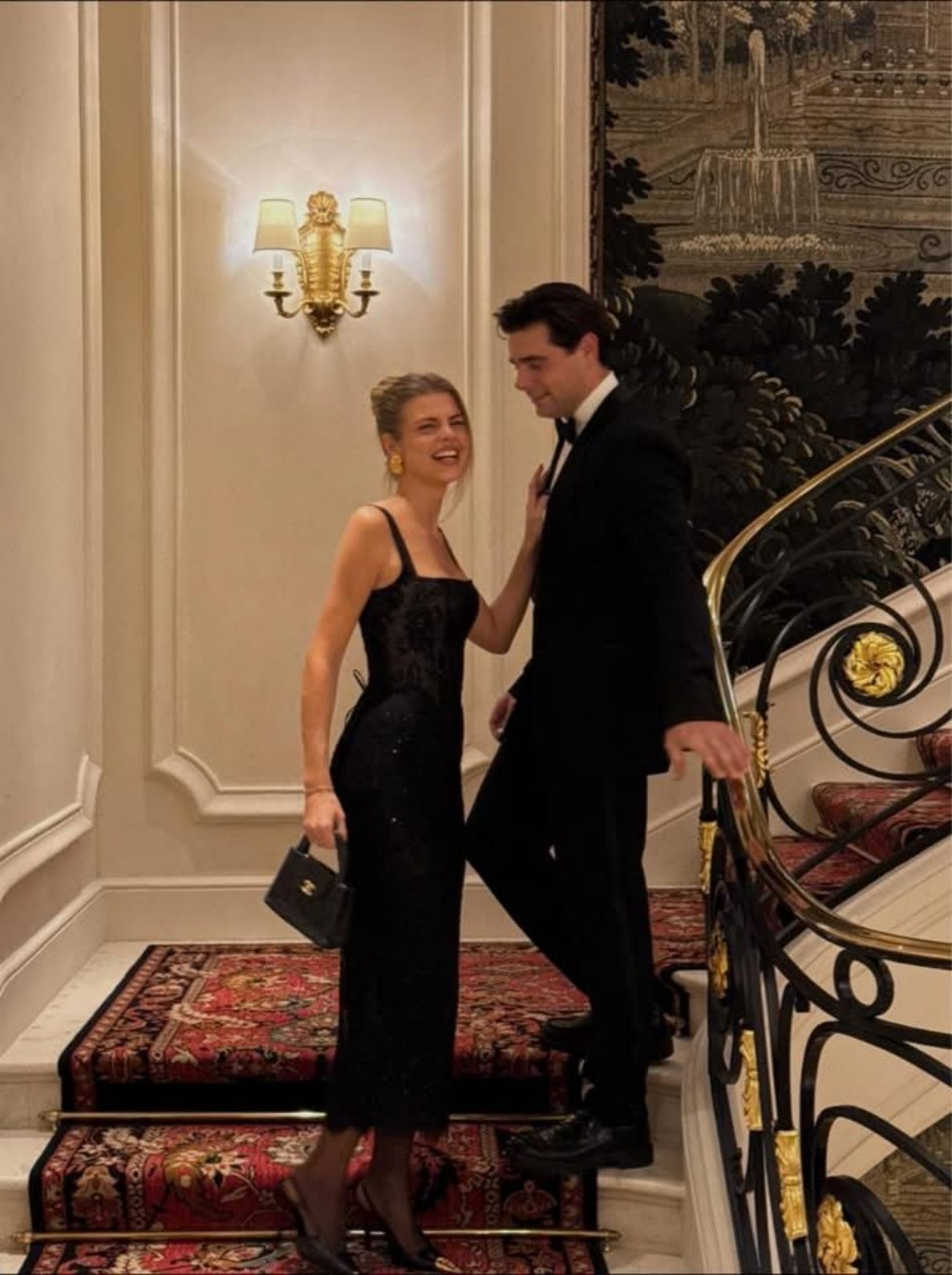 Mulher elegante e confiante