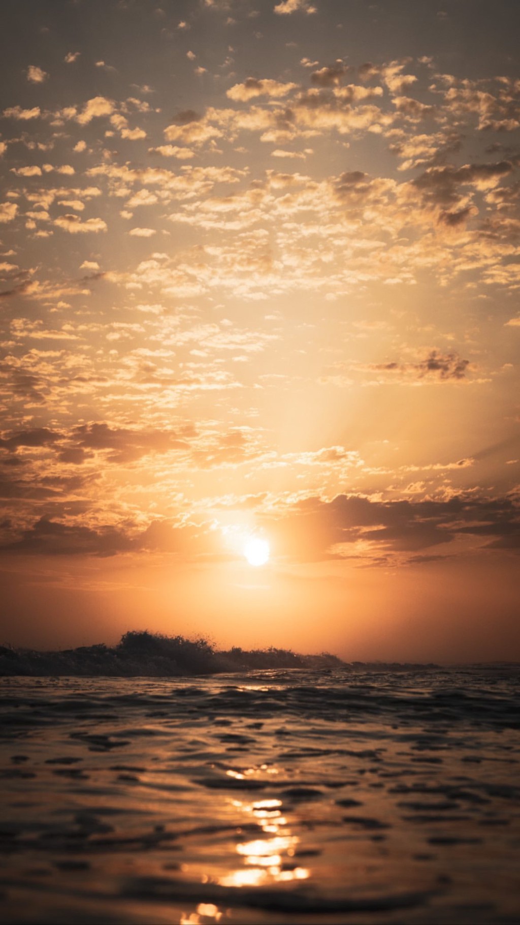 Amanecer sobre el mar de La Pedrera, Uruguay