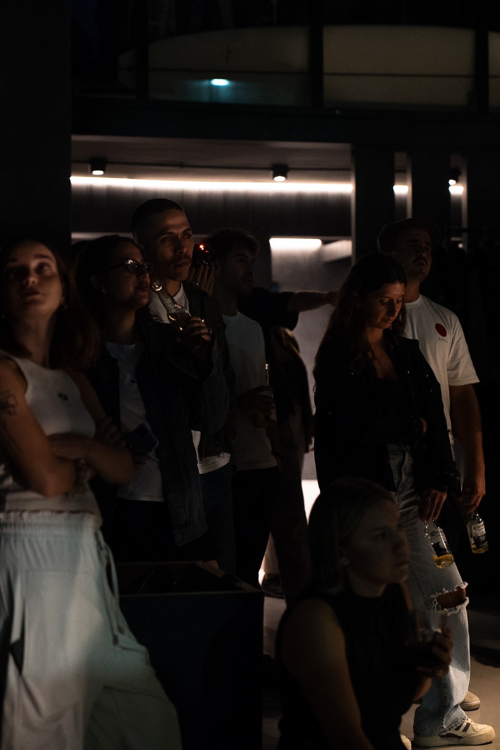 Grupo de amigos en el evento Underwave x Ottway