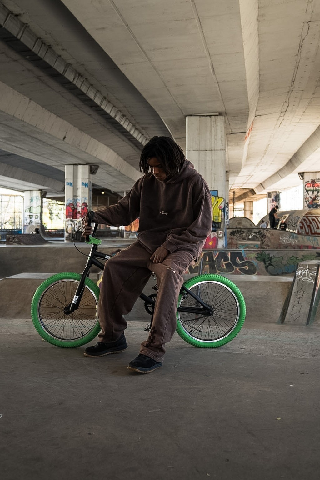 Conjunto Plywood sobre una BMX