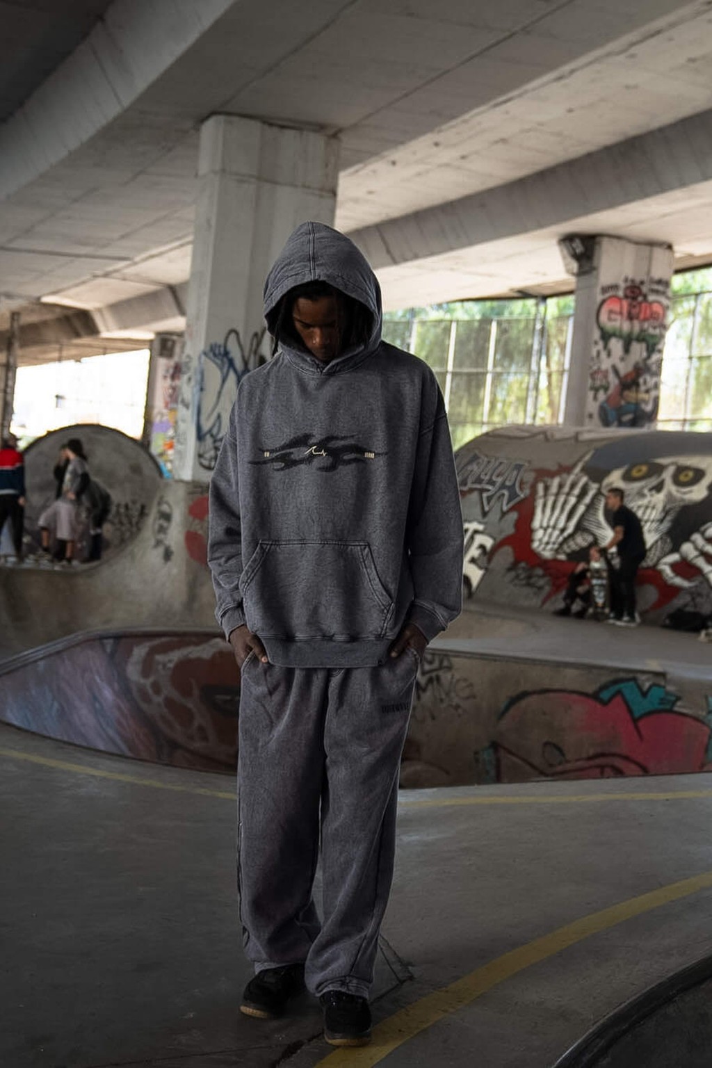 Hoodie Gravel con capucha
