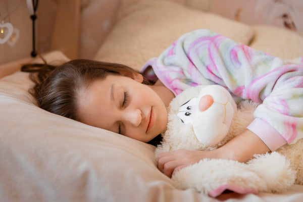 menina dormindo sem problemas para pegar no sono