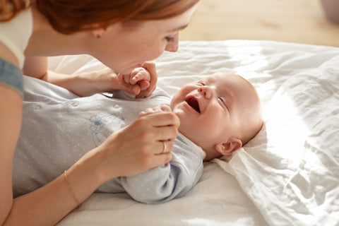 Como limpar os olhinhos do meu bebê corretamente?