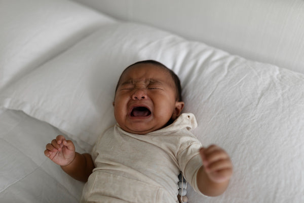 Meu bebê caiu e está chorando - Blog SunKids
