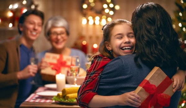 final de ano com presentes em família