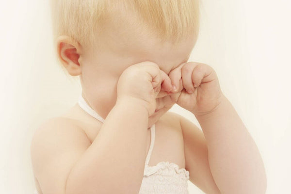 coceira nos olhos do bebê: o que pode ser?