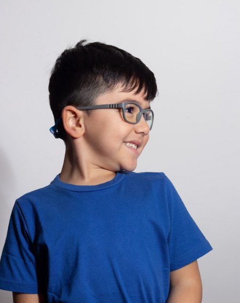criança estrábica - oculos sunkids