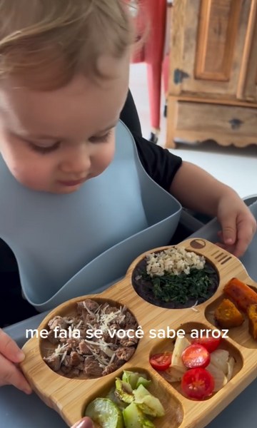 theo - o bebe que come de tudo!