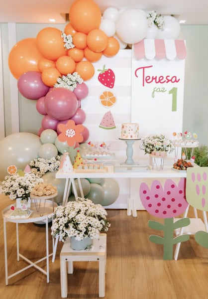 Ideias de aniversário de 1 ano para meninas: Flores e Frutas