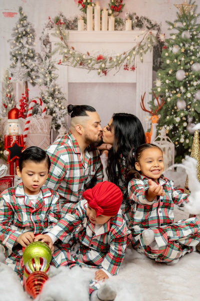 Ideias para ensaio de Natal em família em casa: Pijamas combinando