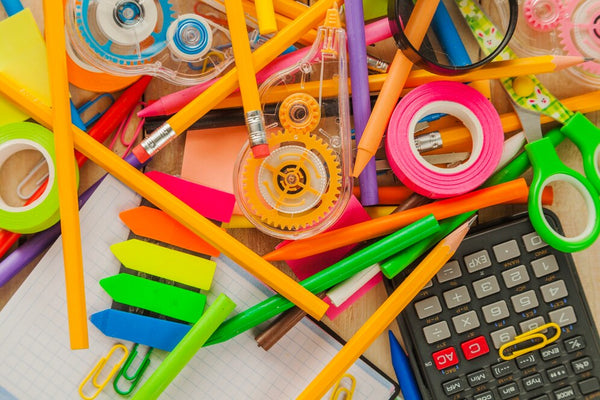 11 dicas essenciais para economizar com o material escolar!