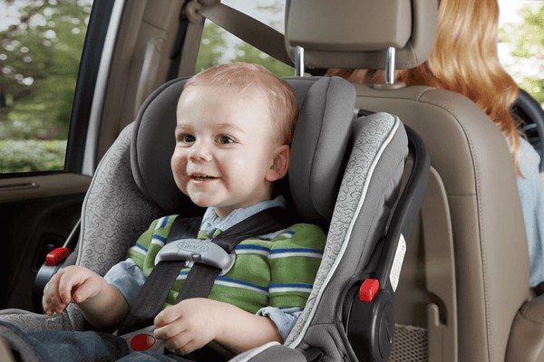 Qual opção é a mais segura? Bebê conforto, cadeirinha ou cinto de segurança?