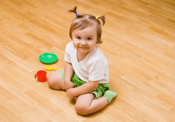 Meu filho pode sentar em W? Entenda essa dúvida aqui!