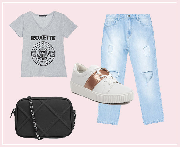 Look com calça boyfriend, tênis branco, camiseta e bolsa preta