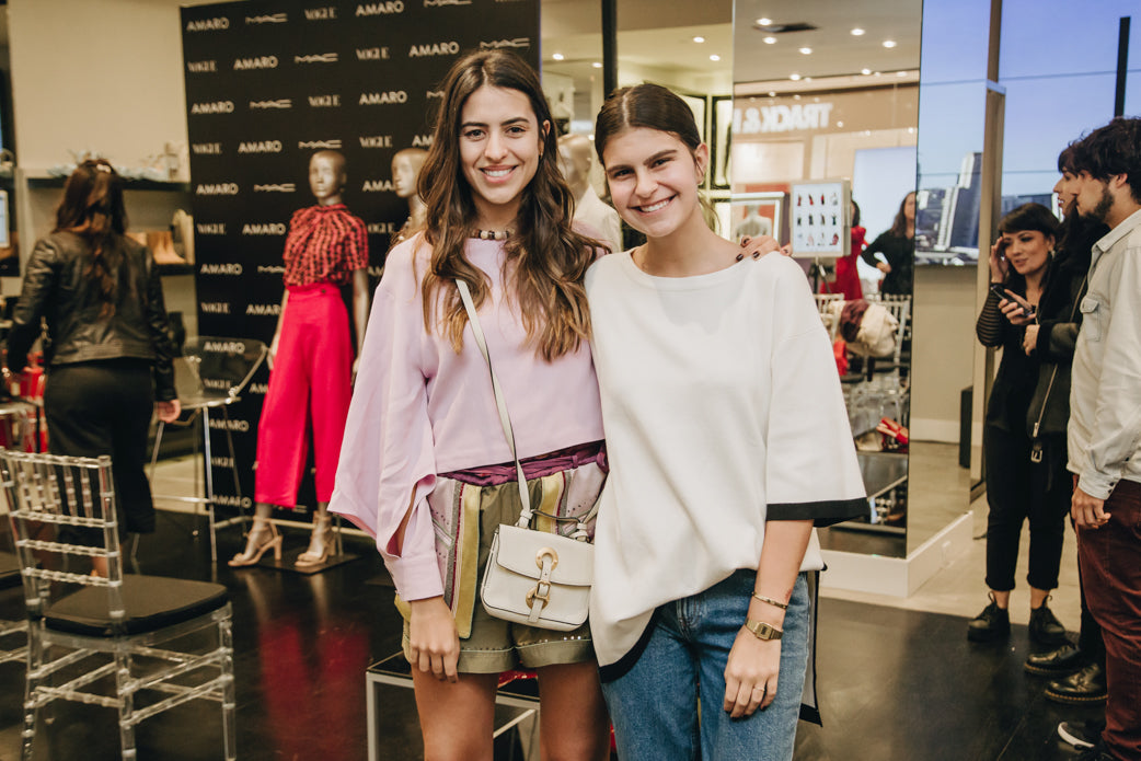  Amanda Cassou e Roberta Almeida 