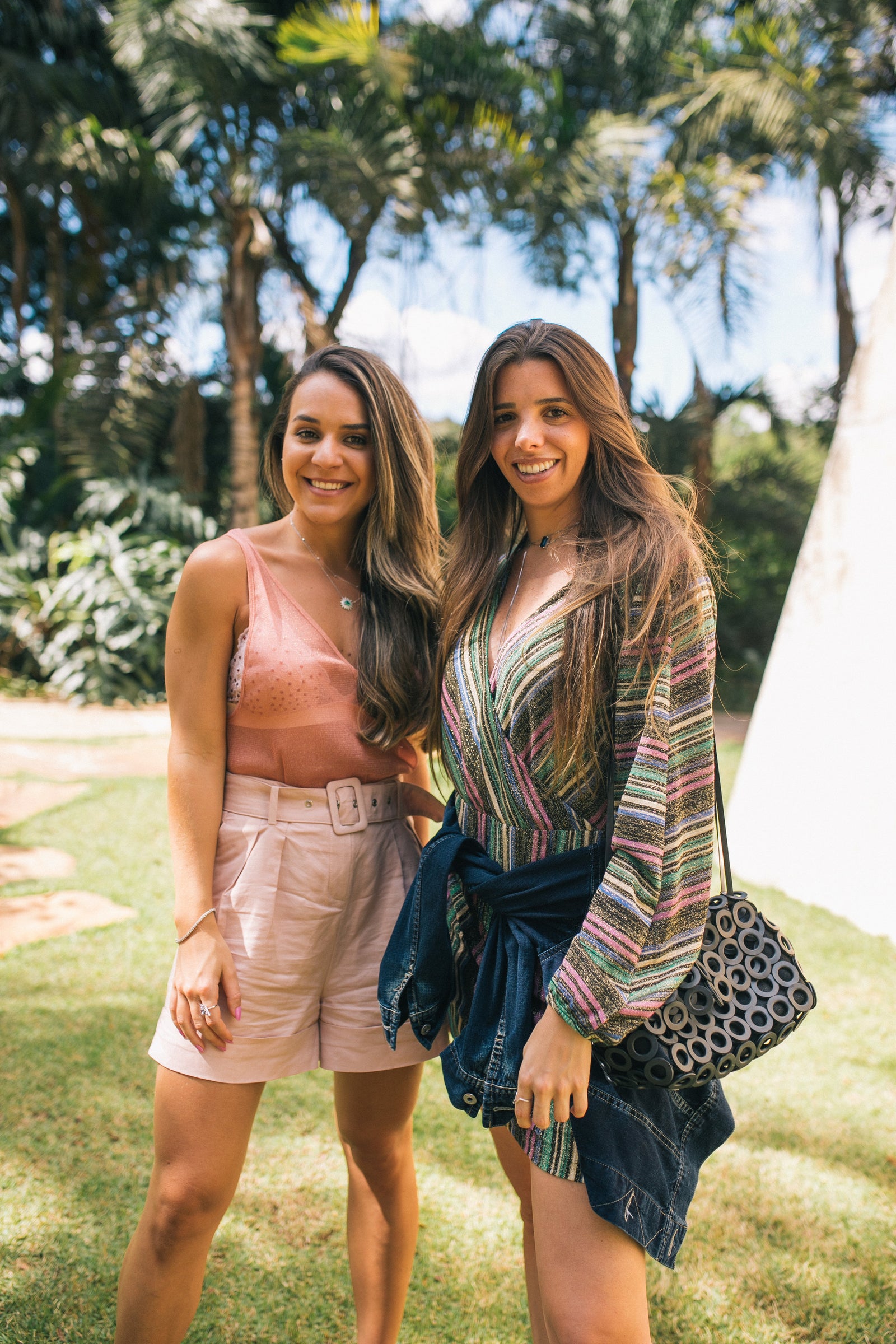  Nathália Junqueira e Juliana Tolentino 