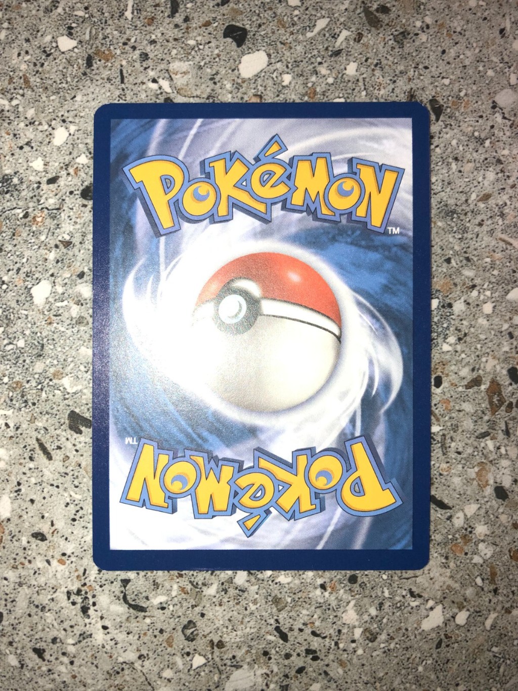 Verso de uma carta Pok&eacute;mon original